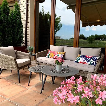 Lighthouse Golf Private Villa Lake View Balcsik Kültér fotó